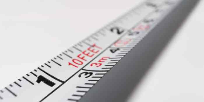 Short vs long domain names